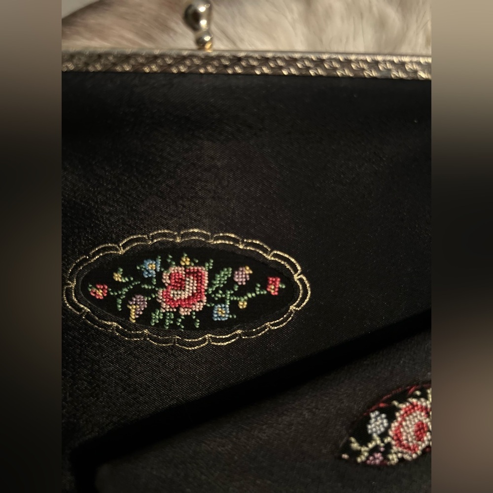 Vintage pouch and tissue holder - Picture 2 of 15